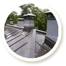 Krāsotu tērauda jumtu montāža